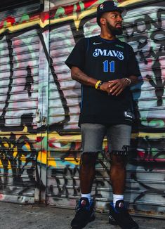 Chelsea Jersey Outfit, Jersey Outfit Men, Chelsea Jersey, Basketball Jersey Outfit, Nba Outfit, Fresh Prince, Jersey Outfit, Cool Outfits For Men, Nba Jersey