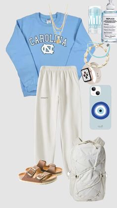 Unc Outfit Women, Cozy Sweatpants Outfits, Cool Sweatpants, Surfergirl Style, Sweatpants Outfit Ideas, Preppy Fits, Sweatpants Outfits, Cozy Sweatpants