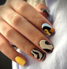 Smart Tattoo Ideas, Picasso Nails, Minimal Nails Art, Minimal Nails, Nail Candy, Black Nail, Minimalist Nails, Funky Nails