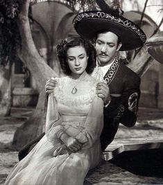 Vintage Mexican Wedding, Latina Aesthetic, 1940s Women, Vintage Hollywood Glamour, Spanish Woman, Mexican Actress, Mexican Fashion