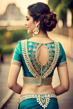 Chudithar Neck Designs, Green Blouse Designs, Indian Dress Up, Prompt Ideas, Fashionable Saree, Saree Blouse Styles, Model Blouse, Simple Saree Designs, Saree Blouse Neck Designs