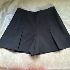 Milly Skort Sz 4 Perfect Condition Black Millie Skirt Super Cute. Perfect Condition Literally Never Worn, But I Took The Tags Off. Look At My Other Listings To Bundle And Save. Elegant Pleated Short Bottoms, Short Pleated Bottoms For Night Out, Black Pleated Short Bottoms, Black Pleated Short-length Bottoms, Short Pleated Party Bottoms, Black Pleated Bottoms With Short Inseam, Pleated Shorts For Night Out, Black Pleated Shorts, Look At