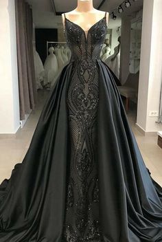 Kaufen Sie Abendkleider Lang Glitzer online bei babyonlinedress.de. Schwarze Abiballkleider mit Spitze für Sie zum Abiball gehen. Prom Dress Black, Black Evening Gown, Black Prom, Lace Dress Long, Ball Gowns Prom, Black Wedding, Fancy Dresses