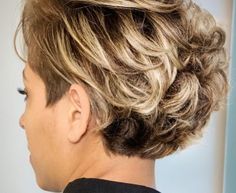 Flippy Hair Short, Wavy Short Hair With Layers, Stacked Short Haircut, Short Layered Wavy Haircuts, Back Of Head Haircut, Short Wavy Hair Cuts With Layers, Short Tapered Hair, Short Stacked Bob Haircut Over 50, Short Layered Stacked Bob