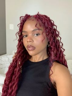 @ morgaaan.paige Red Passion Twists, Red Twists, Black Girls Red Hair, Female Dreads, Senegalese Twist Style, Red Dreads, Marley Twist, Wine Red Hair, Passion Twists