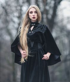 Dracula Clothing, Gothic Photography, Gothic Models, Elegant Gothic, Alt Girl