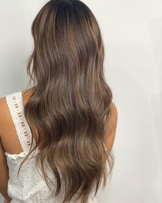 Light Chocolate Brown Hair With Highlights Caramel, Light Brown One Color Hair, Mousy Brown Hair Color, Dark Brown To Light Brown Hair, Carmel Lowlights On Brown Hair, Dark Brown Hair With Light Brown Lights, Light Brown Long Hair, Long Light Brown Hair, Lighter Brown Hair