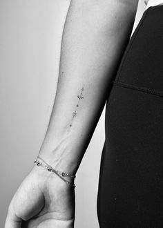 simple fine line tattoo Unique Tiny Tattoos With Meaning, Tiny Tattoos Inspiration, Small Tattoo Fine Line, Small Fine Tattoos, Dainty Feminine Tattoos Classy, Fine Writing Tattoo, Wrist Fine Line Tattoo, Fine Line Small Tattoo Ideas, Fine Ink Tattoo