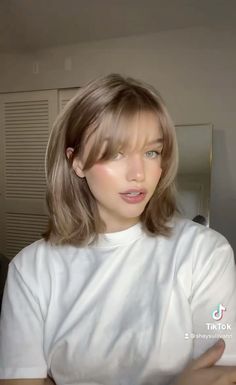 New Haircut For Short Hair 2023, Short Hairstyle Women Pictures, Hair Cut 2024 Girl Short, Medium Layered Haircuts Brunette, Haircuts For Girls With Round Faces, Korean Midlength Hairstyle Women, Taylor Swift 1989 Haircut, Styled Medium Length Hair, Cool Toned Caramel Hair