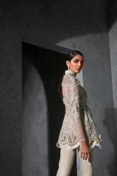 Valima Dress, Indian Outfits Modern, Mukesh Work, Glamorous Dress, Desi Dress, Maxi Dress Designs, Indian Dresses Traditional, Off White Dresses, Pakistani Dress