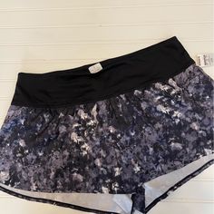 Great Workout Shorts Nike Xl Purple And Black Colors Panty Lined Inside Nwt Nike Purple Bottoms With Built-in Shorts, Nike Spandex Shorts, Nike Spandex, Running Shorts Women, Nike Running Shorts, Shorts Nike, Spandex Shorts, Compression Shorts, Training Shorts