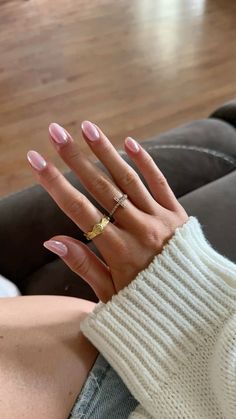 Pink Chrome Nails Short Round, Fiji Pink Nails, Simple Nail Ideas Chrome, Bubble Pink Chrome Nails, Nails For Sorority Rush, Medium Chrome Nails, Clean Chrome Nails, Dnd Pink Glaze, Light Pink Crome Nails Ideas