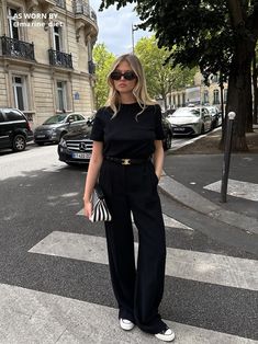 Black Trouser Outfit, Black Trousers Outfit, Wide Leg Trousers Outfit, Black Pants Outfit, Trouser Outfit, Corporate Outfits, Mode Casual, Looks Chic