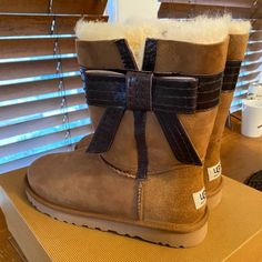 Chesnut Brown, Usa Size 8, Classic Short Length Ugg Boot. W Josette Chocolate Brown Leather Bow. Style 1003174 W/ Che. Never Worn. Ugg Boots With Bows, Brown Ugg Boots, Ugg Boot, Bow Style, Bow Shop, Leather Bow, Leather Bows, Womens Uggs, Ugg Shoes