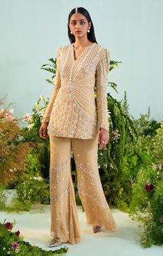 Beige Flare Pants, Yellow Sharara, Garba Outfit, Minimalist Dress, Beige Outfit, Simple Pakistani Dresses, Party Wear Indian Dresses, Sharara Set, Dress Indian Style