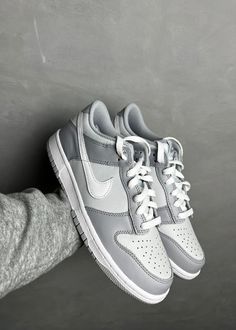 ✓ Gegarandeerd 100% authentiek en gloednieuw✓ Gemakkelijk retourneren binnen 30 dagen✓ Altijd volledig verzekerd verzonden Dunk Low Two Tone Grey (GS) - DH9765-001 Hockey Girl, Nike Sb Dunks, Sb Dunk, High Quality Shoes, Nike Dunk Low, Shoes Outlet, Nike Cortez Sneaker, Dunk Low, Nike Sb