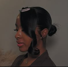 Side Bun, Side Ponytail, Low Bun, Black Women Hairstyles, Bun Hairstyles, Date Night Outfit, Lace Wigs, Black Women, Hairstyles