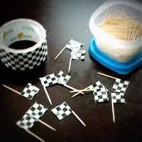 some toothpicks are sitting on a table