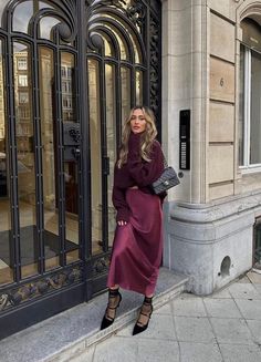 trends ideas with satin long skirt how to style silk maxi skirt women skirt ootd Satin Skirt Family Photo, Wine Silk Skirt Outfit, Hot Pink Silk Skirt Outfit, Burgundy Satin Skirt Outfit, Long Satin Skirt Outfit, Burgundy Skirt Outfit, Plum Outfit, Slip Skirt Outfit, Mary Jane Shoes Outfit