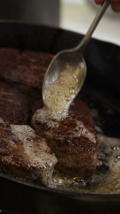 Chef cooking a filet mignon using the pan-sear cooking method Steak Recipes Pan, Sear A Steak, Perfect Filet Mignon, Pan Seared Filet Mignon, Angus Steak, Steak Cooking, Mignon Steak