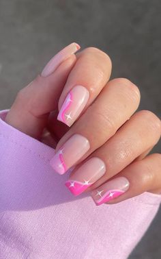 Discover 25+ cute pink nail ideas for a stylish manicure. From simple and natural tones to stunning glittery designs and French tips, explore various shapes like short, almond, oval, and square. Whether it's spring, fall, summer, or winter, find inspiration for your acrylic or gel nails with this collection of pink nail designs. Nail Almond, Nail Simple, Barbie Pink Nails, Simple Valentines, Nail Pink, Nail Short, Valentines Nail, Valentine Nail, Cute Pink Nails