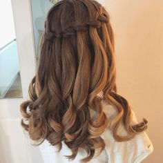 Hear Styles Girl, Junior Bridesmaid Hair, Wedding Hairstyles For Girls, Kids Hairstyles For Wedding, Jr Bridesmaid, Romantic Hairstyles, Flower Girl Hairstyles, Haircut For Thick Hair, Crown Hairstyles