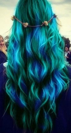 Amazing! Blue And Green Hair, Blue Green Hair, Peacock Hair, Hair Chalk, Dye My Hair, Mermaid Hair, Dream Hair, Crazy Hair, Green Hair