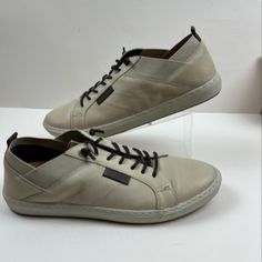 Please See Photos And Item Details For Size And Condition. Size Is Based On The Type Of Fit, The Manufacturer Size May Differ. Item Details - Gbx Mens Slip On / Lace Zip Low Top Leather Shoes Cream / Beige Men’s Size 13. Very Nice Shoes. Tried On, But Brand New. All Items Are Guaranteed Authentic! All Items Are Free Of Stains, Rips, Or Tears Unless Otherwise Noted Or In Pictures. If You Have Any Questions Please Feel Free To Comment! Inv Gr Clst Casual Beige Plain Toe Sneakers, Beige Low-top Sneakers With Leather Footbed, Cream Leather Outdoor Sneakers, Outdoor Cream Leather Sneakers, Casual Beige Leather Sneakers, Cream Shoes, Size 13, Low Top, Mens Shoes Sneakers