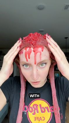 Dying my hair with raspberries ACTUALLY WORKS! Creative Video, Super Funny Videos, Super Funny, My Hair, Cute Hairstyles, Fun Things To Do, Raspberry, Funny Gif, It Works