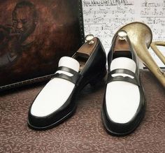 Mens Formal Outfits, Moccasin Shoes, Diamond Watches For Men, Gentleman Shoes, Fashion Shoes Sneakers, Christmas Handmade, Moccasins Shoes, Europe Fashion, Mens Formal