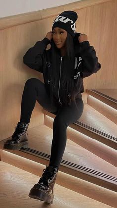 Black Beanie Outfit, Fashion Collection Inspiration, Classy Winter Outfits, Swag Outfits For Girls, Outfits With Hats, Dope Outfits, Lookbook Outfits