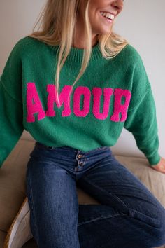 Green Paxton Sweater – Easy Clothes North America Colorful Minimalist Outfit, Street Mode, Looks Jeans, Fall 24, Moda Paris, Looks Street Style, Olivia Palermo, Street Look, 가을 패션