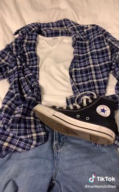 Cute Y2k Fall Outfits, Plade Shirts Outfit Women, Charlie Spring Inspired Outfits, Flannels Outfit, Comfy Outfits Aesthetic, Checked Shirt Outfit, Downtown Outfits, Tomboy Style Outfits