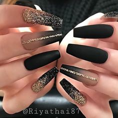 Skyline Beauty Supply on Instagram: “Just glitter or with the bling? 😲 @riyathai87 #repost 😍” Black And Gold Nails, Gold Acrylic Nails, Black Coffin Nails, Nails Gold, Cute Simple Nails, Black Nail Designs