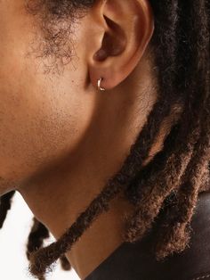 Sydney Evan's single earring is sleek, minimal and endlessly versatile. It's cast from 14-karat gold and designed to comfortably hug your lobe. Black Men Hoop Earrings, Black Men Earrings, Hoop Earrings Men, Masc Clothes, Earring For Men, Mens Earrings, Mens Earrings Hoop, Jewelry Piercing, Earrings For Men