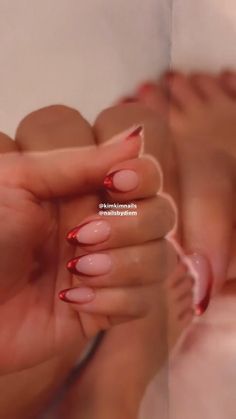 Kendall Jenner Nails 2023, Kardashian Jenner Nails, Kim Kardashian Nails 2023, Red Glitter French Tip Nails Almond, Kardashian Nails Kylie, Kim K Nails, Kourtney Kardashian Nails, Khloe Kardashian Nails, Kim Kardashian Nails