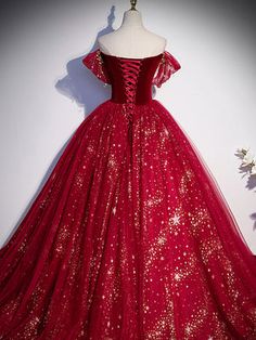 Red Sweet 16 Dresses, Wine Red Prom Dress, Prom Dress Burgundy, Burgundy Evening Dress, Red Ball Gown, Color Borgoña, Tulle Balls, Dress Display, Beaded Tulle