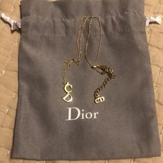 Nwot Christian Dior Necklace Fake Dior Necklace, Christian Dior Necklace, Dior Gold, Dior Necklace, Dior Jewelry, Makeup Eyeliner, Womens Jewelry Necklace, Christian Dior, Eyeliner