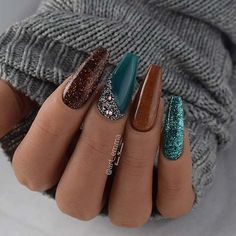 Thanksgiving Nail Ideas, Thanksgiving Nail Designs, Thanksgiving Nail Art, Thanksgiving Nail, Thanksgiving 2020, Nagellack Trends, November Nails, Fall Acrylic Nails, Dots Nails