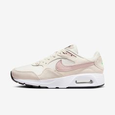 Com sua estética tradicional e amortecimento Air Max, o Air Max SC é a maneira perfeita de finalizar qualquer look. O couro macio e os tecidos arejados acrescentam profundidade e durabilidade, enquanto os detalhes iridescentes celebram o Air Max Day. BenefíciosO couro durável é combinado com knits arejados para uma construção respirável e confortável o suficiente para ser usada o dia todo.Originalmente projetada para a corrida, a unidade Max Air visível proporciona um amortecimento leve a cada p Nike Lifestyle Shoes, Best Running Shoes For Women, Nike Air Max Sc, Air Max Sc, Air Max Day, Shoe For Women, Running Shoes For Women, Tenis Nike, Look Retro