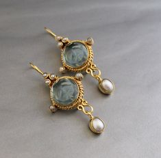 Intaglio Earrings, Small Blue Quartz Earrings, Vintage Earrings, 1920s Intaglio, Antique Jewelry, Gold Earrings, Intaglio Jewelry - Etsy.de Classic Intaglio Earrings As A Gift, Round Intaglio Earrings For Anniversary, Victorian Intaglio Earrings For Wedding, Vintage Intaglio Earrings For Wedding, Antique Gemstone Earrings For Wedding, Antique Gemstone Drop Earrings, Antique Jewelry Gold, Intaglio Jewelry, Jewelry Gold Earrings