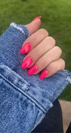 Basic Oval Nails, Summer Nail Inspo Oval, Fun Simple Summer Nails, Hot Pink Oval Nails, Pink Round Acrylic Nails, Reddish Pink Nails, Hot Pink Oval Acrylic Nails, Pink Nails Oval, Oval Summer Nails