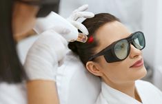 Woman undergoing laser therapy to stop hair fall Hair Growth Therapy, Hair Science, Healthy Natural Hair Growth, Prevent Hair Fall, Fue Hair Transplant, Reduce Hair Fall, Hair Clinic, New Hair Growth, Red Light Therapy