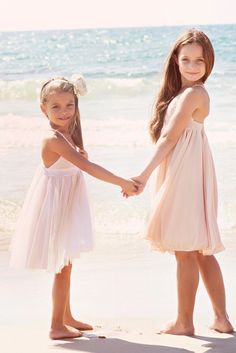 Beach Wedding Flower Girl, Boho Toddler, Twirly Dress, Beach Wedding Flowers, First Communion Dress, White Flower Girl Dresses, Tulle Flower Girl, Wedding Flower Girl Dresses, Tulle Flowers