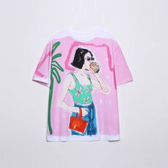 This bold, printed t-shirt is the perfect way to express yourself and show your whimsical personality to the world. The pastel pink, green and blue hues make this t-shirt one of a kind. Girl Illustrations, Face Print, Cartoon Outfits, Streetwear Tops, Easy Breezy, Summer Inspo, Girls Prints, Vintage Shorts, Casual Tee