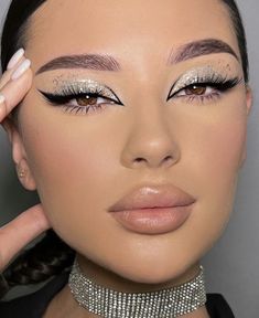 Beyonce Makeup, Glitter Makeup Looks, New Year's Makeup, Glitter Eye Makeup