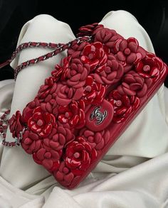 @inspos_we_love | Instagram Chanel Flower, Chanel Resort, Red Chanel, Luxury Bags Collection, Girly Bags, Flower Bag, Luxury Purses, Fancy Bags, Chanel Vintage