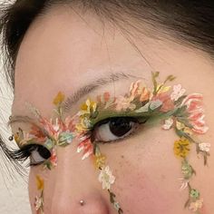 Artistic Eye Makeup, Face Painting Aesthetic, Artistic Makeup Ideas, Artsy Makeup, Makeup Artistic, Drag Make-up, Artist Makeup, Face Art Makeup