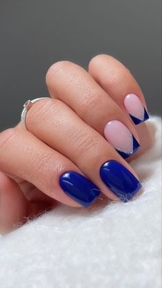 Discover 30 must-see winter nails that are taking over Pinterest this year! From festive Christmas nails and chic Christmas gel nails to easy Xmas nails perfect for the season, find your new favorite look. Explore gorgeous winter nails acrylic, creative winter nail art, and simple Christmas nails acrylic. Whether you're into dipped nails, stick on nails, or French tip press on nails, these designs will give you endless nagel inspo and nagel tips! Trendy Classy Nails, Nail Shapes Squoval, Squoval Nails, Winter Nails Acrylic