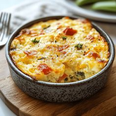 Cottage cheese egg bake is a fluffy, protein-packed dish featuring eggs, cottage cheese, and your favorite vegetables baked together. Cottage Cheese And Egg Bake, Cottage Eggs, Baked Cottage Cheese Eggs, Cottage Cheese Egg Bake, Egg Cottage Cheese, Cheese Egg Bake, Brunch Meals, Eggs Cottage Cheese, Red Recipes